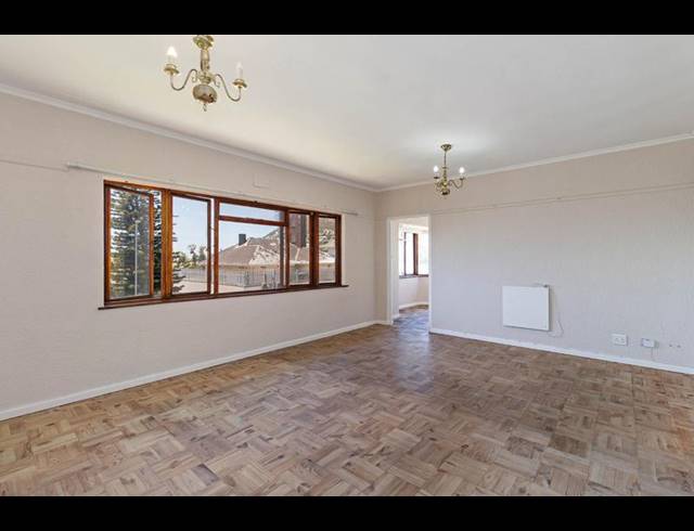 2 BEDROOM APARTMENT FOR SALE IN FISH HOEK